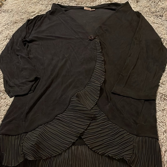 Beautiful Chico’s Traveler’s Cardigan w/stunning hem. - Picture 5 of 11